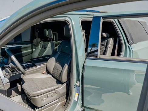 Used 2025 Cadillac Escalade V w/ LPO, ONYX Package AWD/4WD image 11