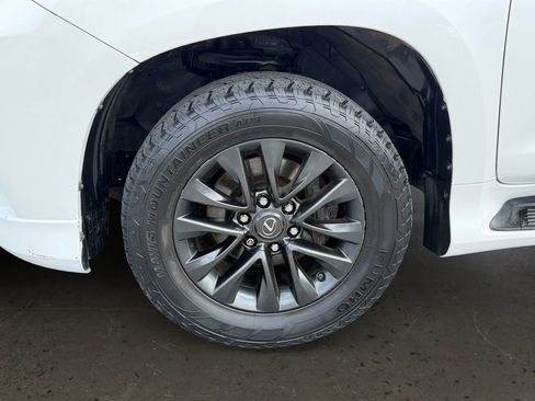 Used 2021 Lexus GX 460 Premium w/ Premium Package image 26