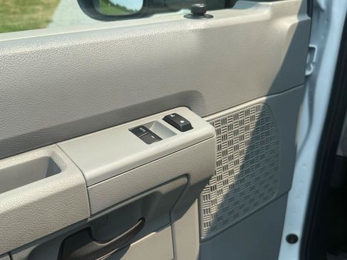 Used 2022 Ford E-350 and Econoline 350 Super Duty w/ Power Windows & Locks Group RWD image 19