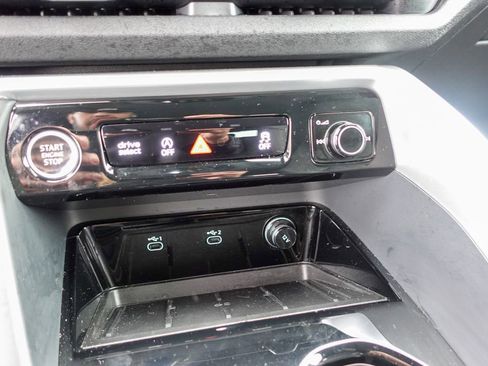 Used 2025 Audi Q5 Premium Plus w/ Premium Plus image 18