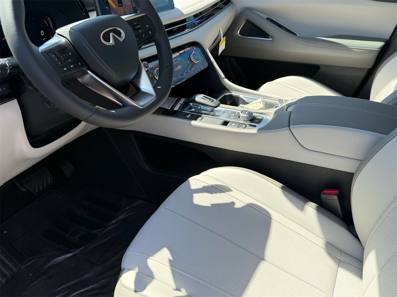 New 2026 INFINITI QX60 Luxe w/ Cargo Package FWD image 12
