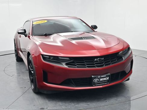 Used 2020 Chevrolet Camaro LT image 2