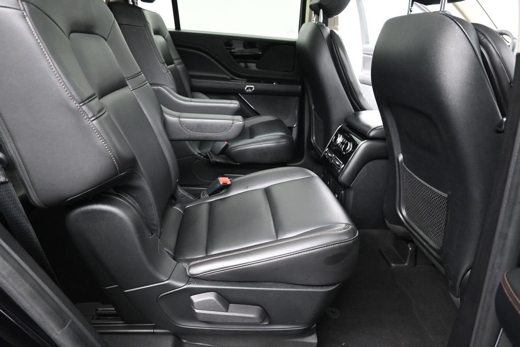 Used 2022 Lincoln Aviator AWD w/ Premium Package image 22