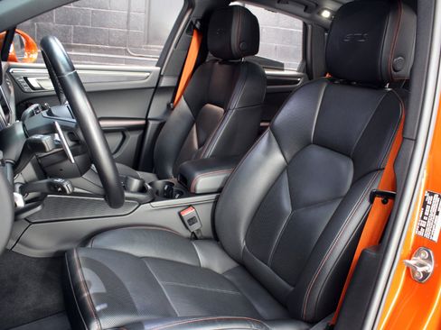 Used 2023 Porsche Macan GTS w/ Premium Package Plus image 38