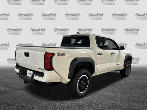 Used 2025 Toyota Tacoma TRD Off-Road AWD/4WD image 10