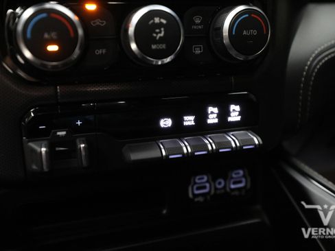 Used 2023 RAM 2500 Limited AWD/4WD image 25