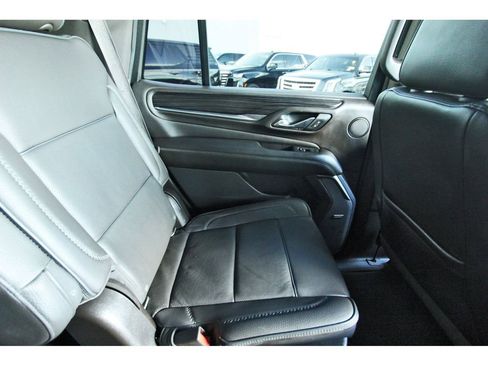 Used 2021 GMC Yukon Denali w/ Denali Premium Package image 11