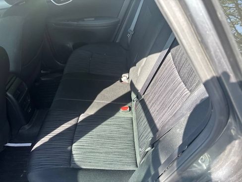 Used 2019 Nissan Sentra SV w/ Special Edition Package FWD image 9