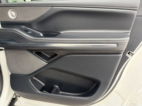 Used 2025 Lincoln Navigator L Reserve w/ Jet Appearance Package image 30