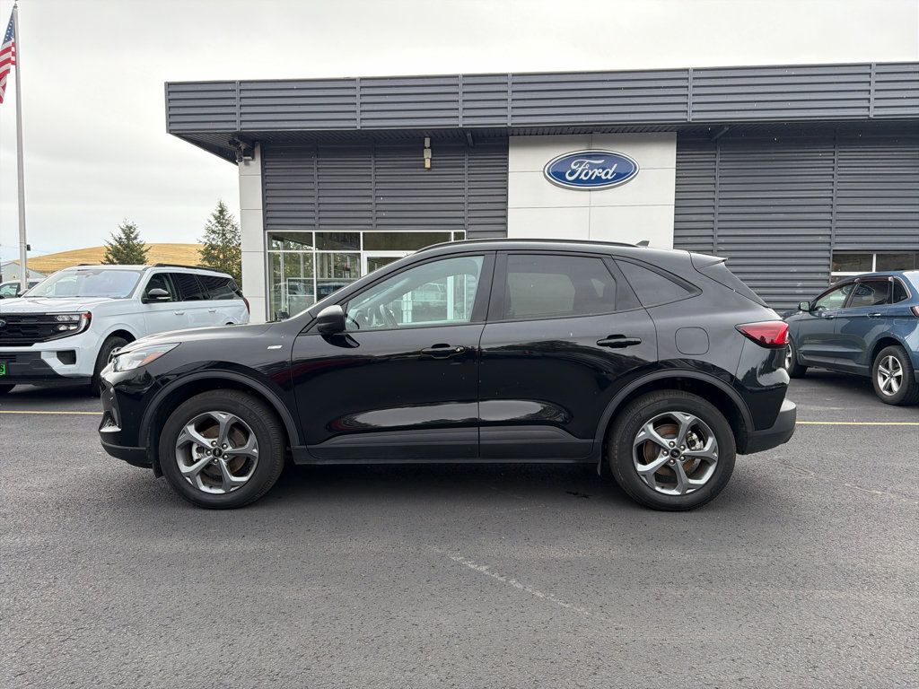 Used 2025 Ford Escape ST-Line AWD/4WD image 12