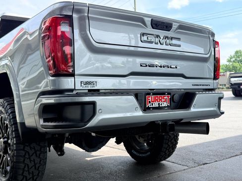 Used 2025 GMC Sierra 2500 Denali Ultimate AWD/4WD image 8