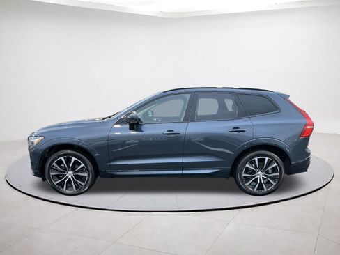 Used 2025 Volvo XC60 B5 Plus image 4