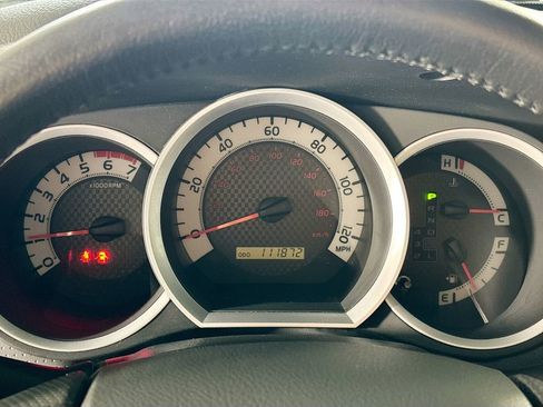 Used 2014 Toyota Tacoma Limited w/ Limited Package image 14