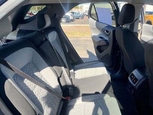 Used 2022 Chevrolet Equinox LT w/ Driver Convenience Package image 16