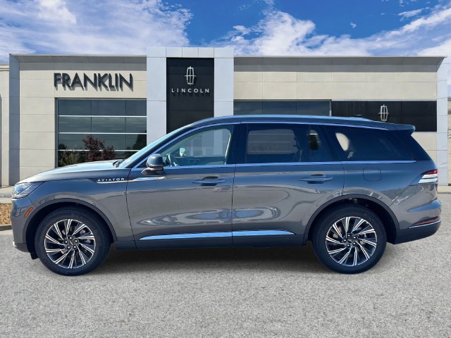 New 2027 Lincoln Aviator AWD image 4