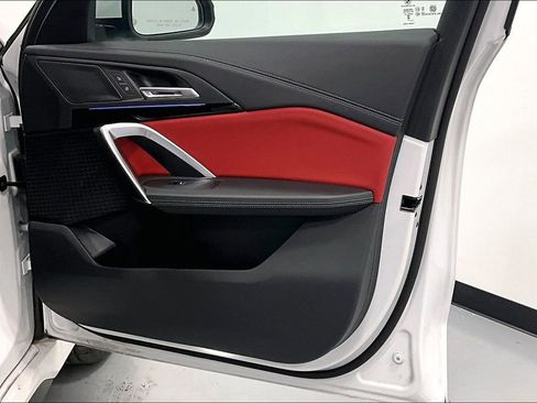 Used 2025 BMW X1 xDrive28i image 18