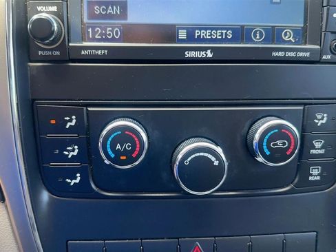 Used 2012 Jeep Grand Cherokee Laredo w/ Laredo E Group AWD/4WD image 39