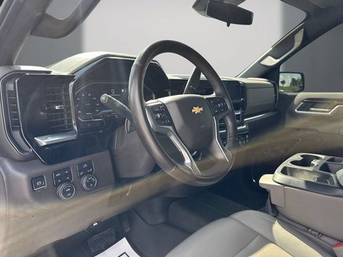 Used 2022 Chevrolet Silverado 1500 LT AWD/4WD image 13