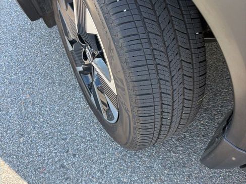 Used 2025 Nissan Kicks SV image 12