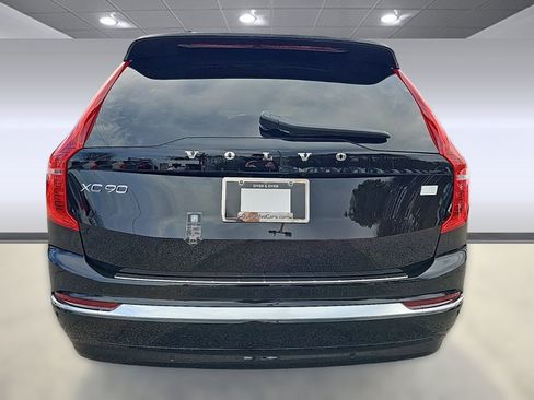 New 2024 Volvo XC90 T8 Plus w/ Protection Package Premier image 9