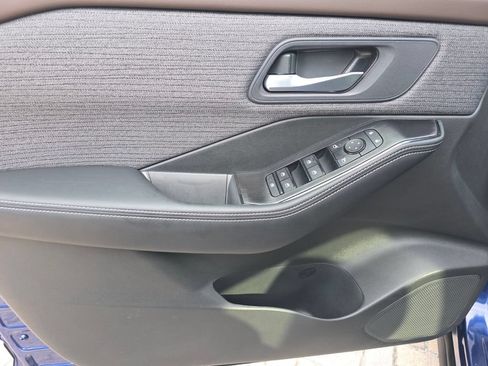 Used 2023 Nissan Rogue SV FWD image 27