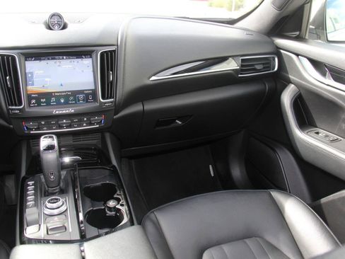 Used 2020 Maserati Levante S image 10