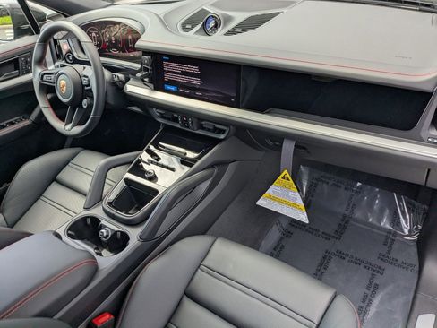New 2026 Porsche Cayenne S image 27