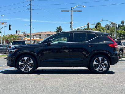 Used 2025 Volvo XC40 B5 Plus