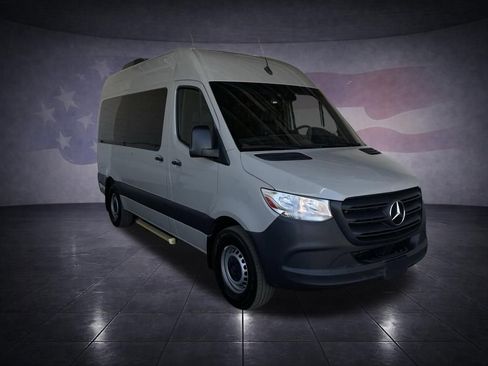 Used 2021 Mercedes-Benz Sprinter 2500 w/ Premium Package image 7