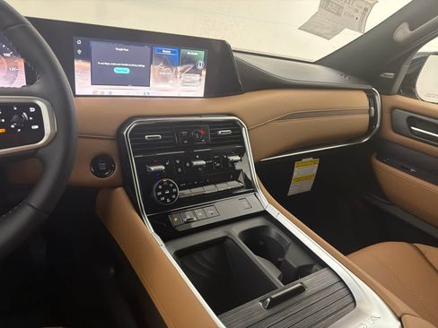 New 2026 Nissan Armada SL w/ Captain's Chari Seat Package image 19