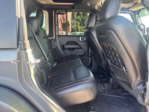 Used 2021 Jeep Wrangler Unlimited Rubicon AWD/4WD image 13