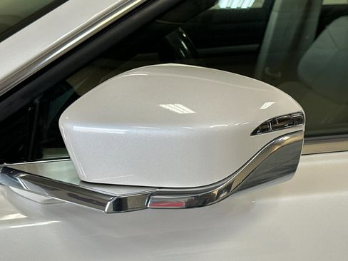 Used 2017 Lincoln Continental Select image 52