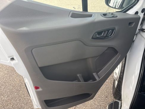 Used 2024 Ford Transit 250 Low Roof AWD w/ Exterior Upgrade Package image 15