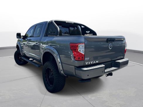 Used 2021 Nissan Titan SV w/ SV Convenience Package image 8