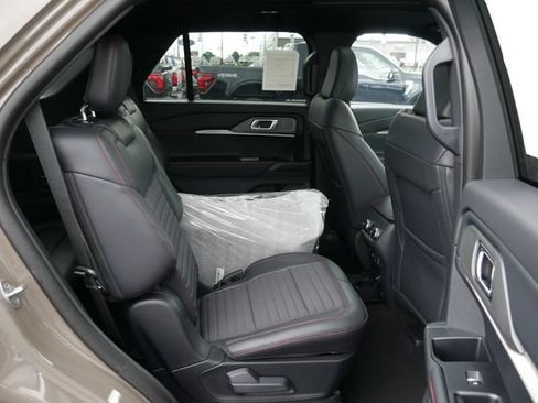 New 2026 Ford Explorer ST-Line w/ ST-Line Street Pack AWD/4WD image 27
