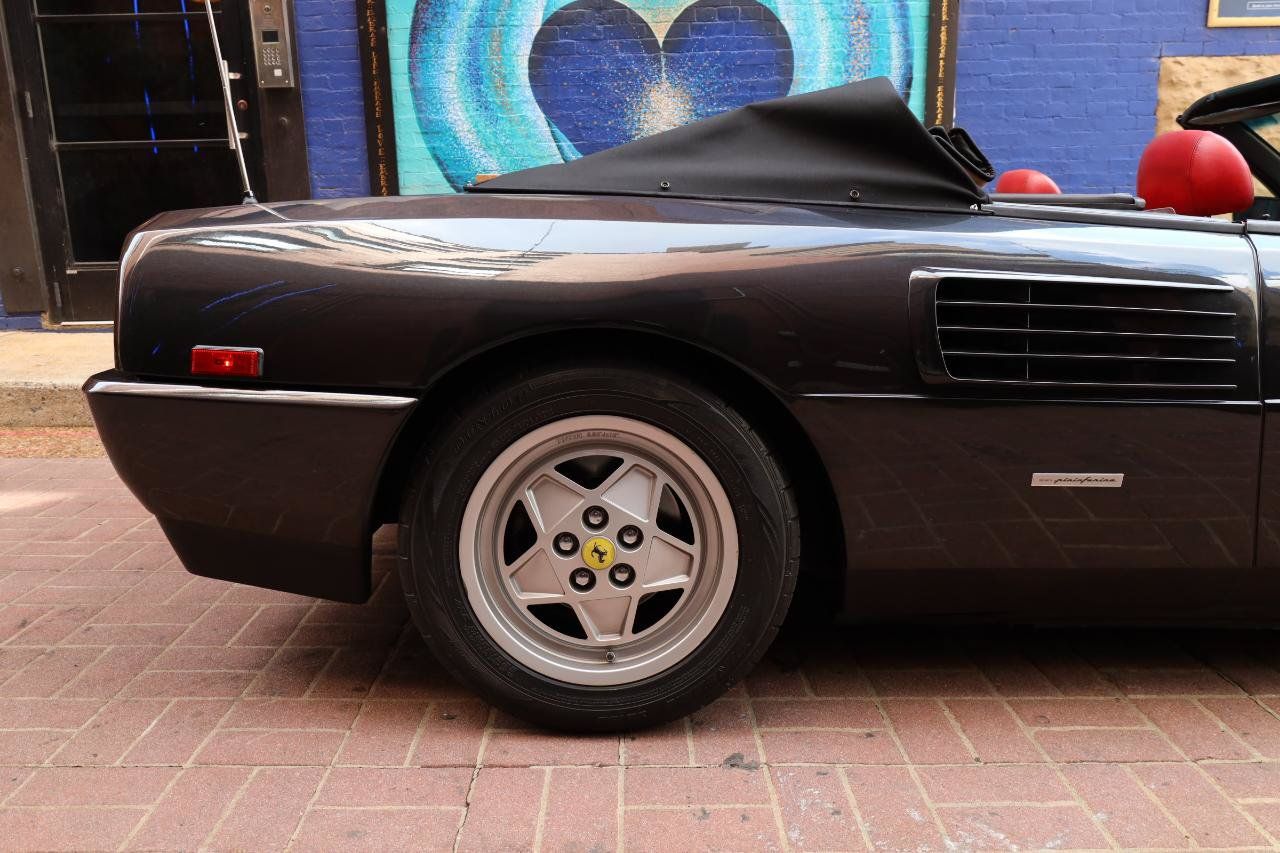 Used 1989 Ferrari Mondial T Cabriolet RWD image 22