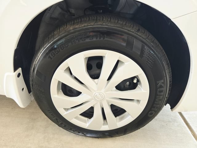 Used 2025 Nissan Versa S w/ Trunk Package FWD image 29