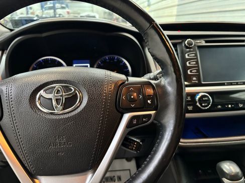 Used 2018 Toyota Highlander Limited Platinum image 15