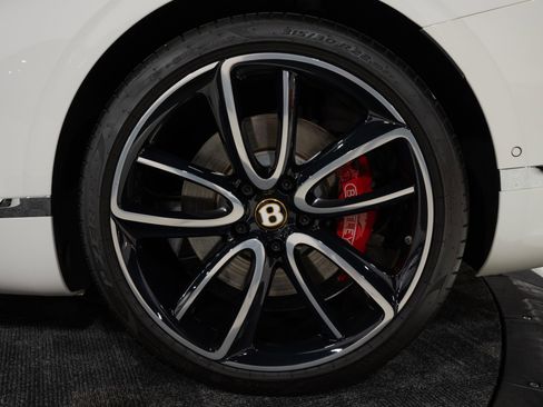 Used 2020 Bentley Continental GT V8 image 26