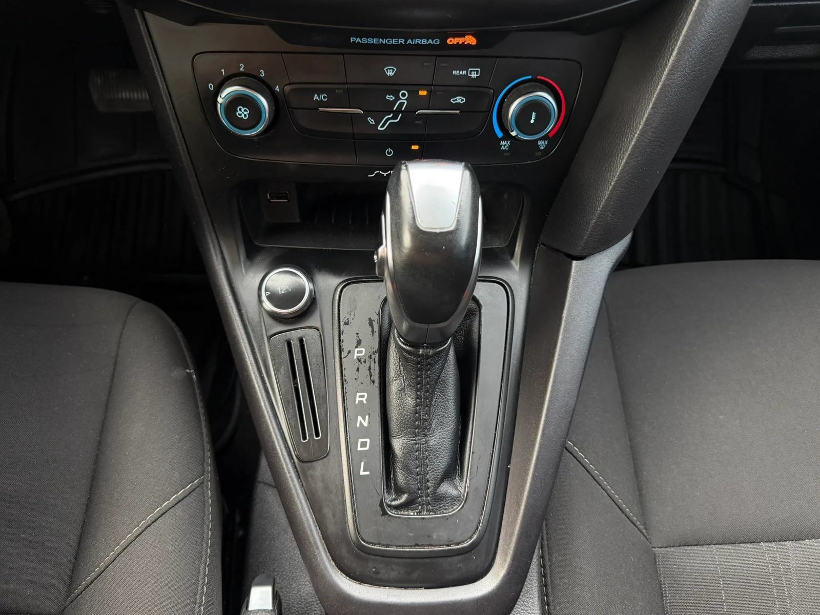 Used 2016 Ford Focus SE w/ Reverse Sensing Package FWD image 41