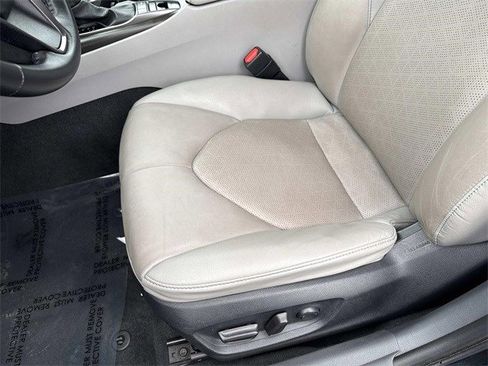 Used 2023 Toyota Camry XSE image 15