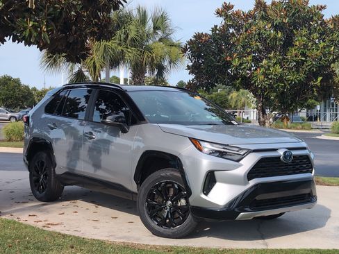 Used 2023 Toyota RAV4 XSE AWD/4WD image 2