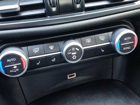 Used 2017 Alfa Romeo Giulia AWD w/ Cold Weather Package image 21