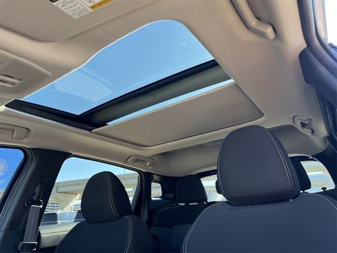 Certified 2025 Nissan Kicks SV w/ SV Premium Package image 29