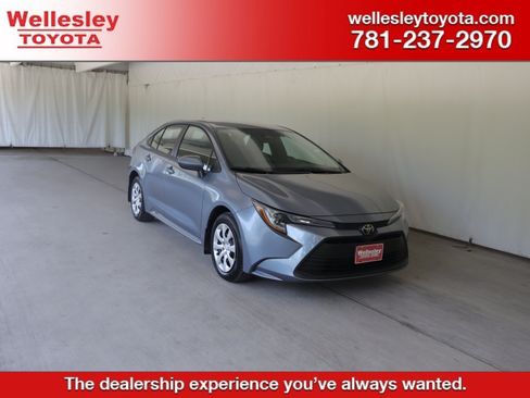 Used 2026 Toyota Corolla LE FWD image 1