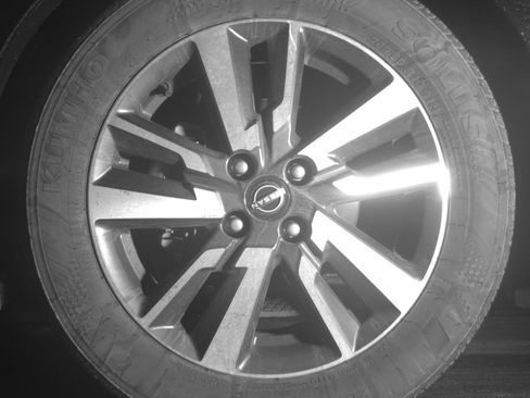 Used 2025 Nissan Versa SV FWD image 12