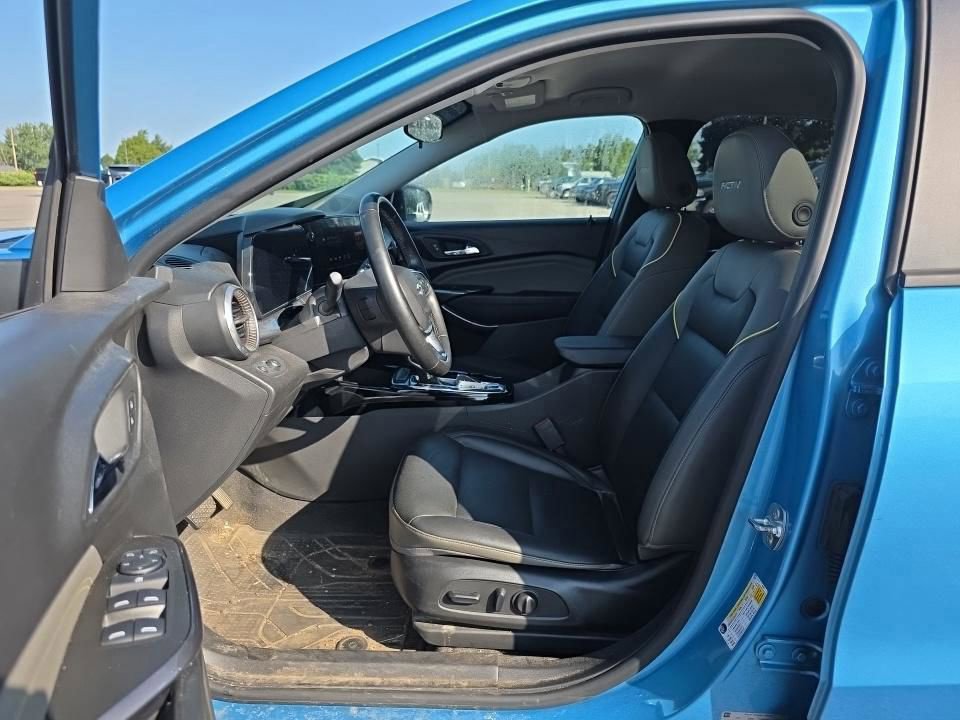 Used 2025 Chevrolet Trax ACTIV w/ Driver Confidence Package FWD image 9