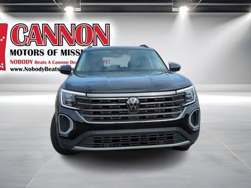 Used 2024 Volkswagen Atlas SE image 2