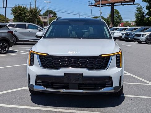 Used 2025 Kia Sorento EX w/ EX Panoramic Sunroof Package FWD image 8