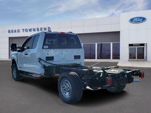 New 2026 Ford F350 XL w/ XL Chrome Package image 3